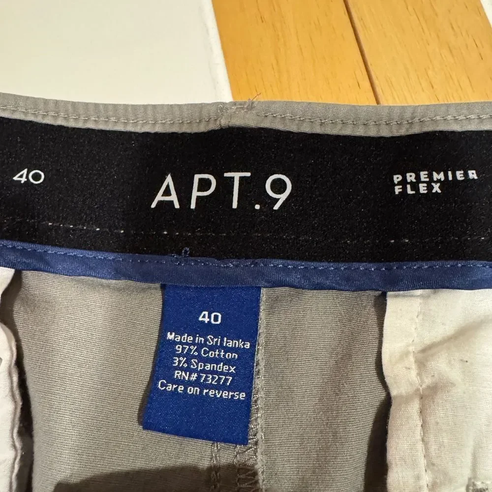 Apt. 9 Men’s Cargo Khaki Shorts Sz 40